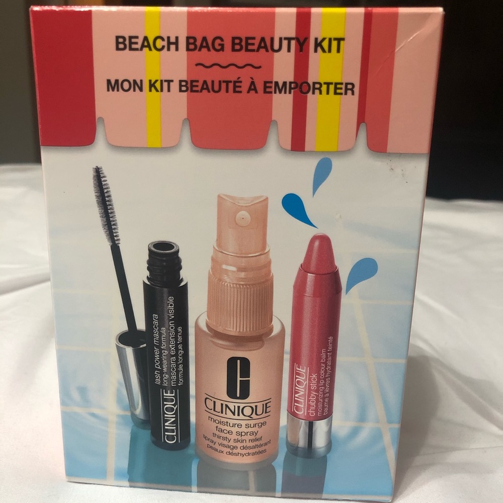 NIB Clinique Beach Bag Beauty Kit